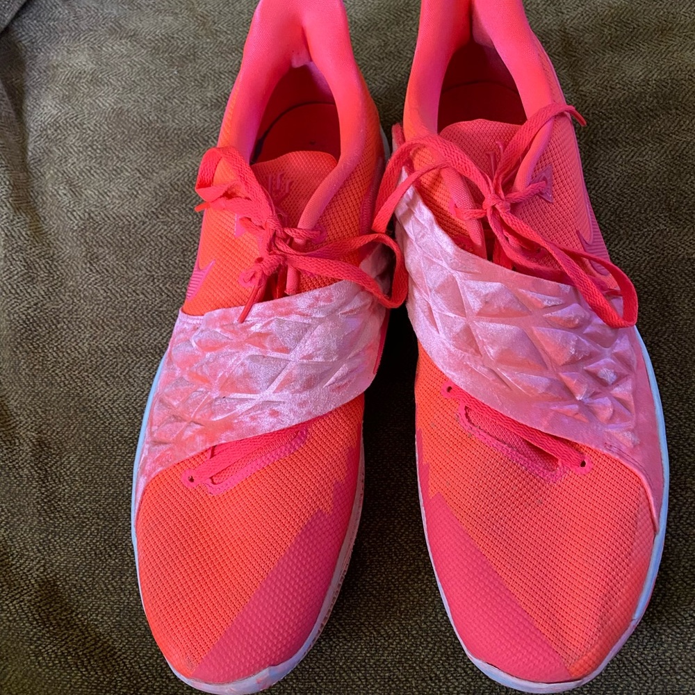 Men’s NIKE Kyrie A.D. 2018 RED ORBIT SIZE 18.